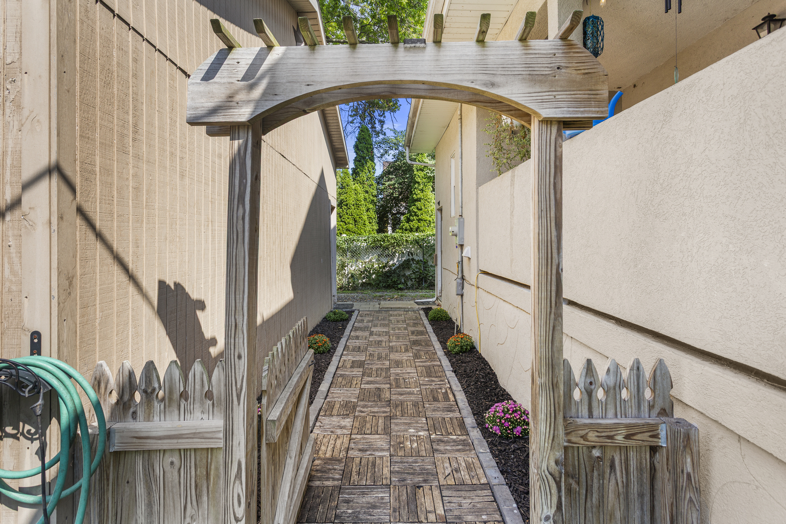 533 N Macon Street Property Photo 5