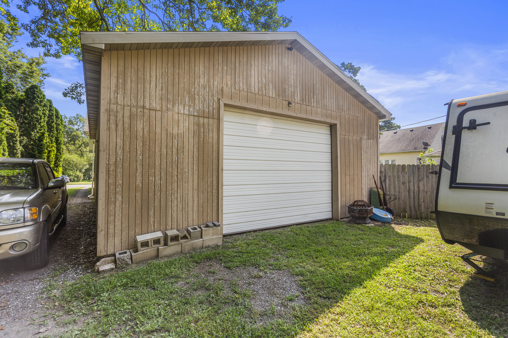 533 N Macon Street Property Photo 33