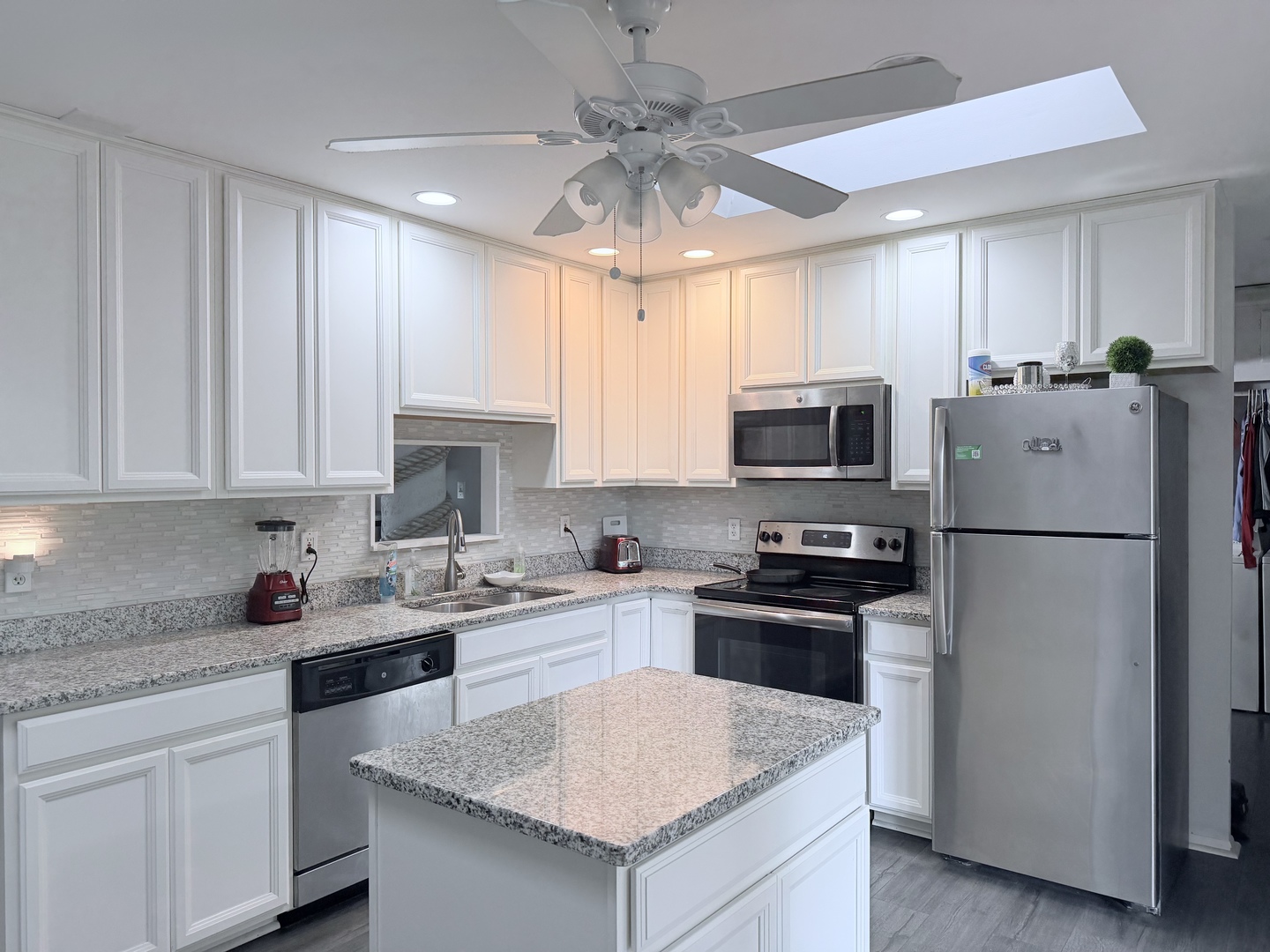 420 Camden Avenue Property Photo 4