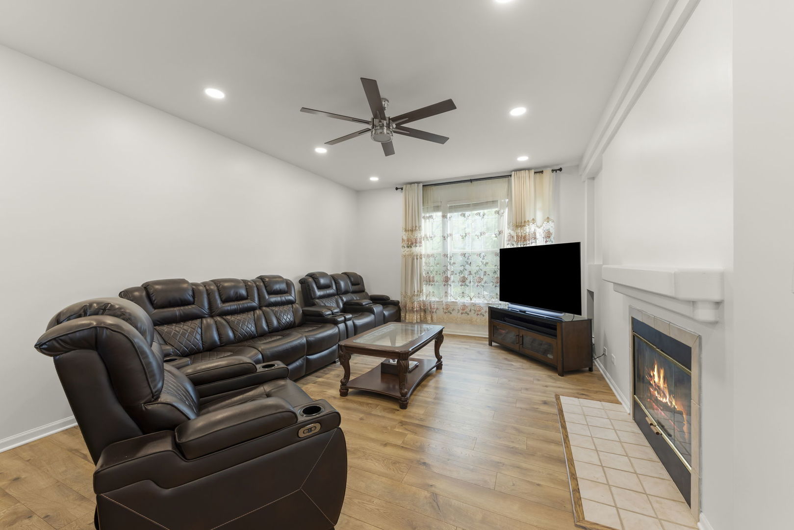 2641 N Greenwood Avenue Property Photo 7