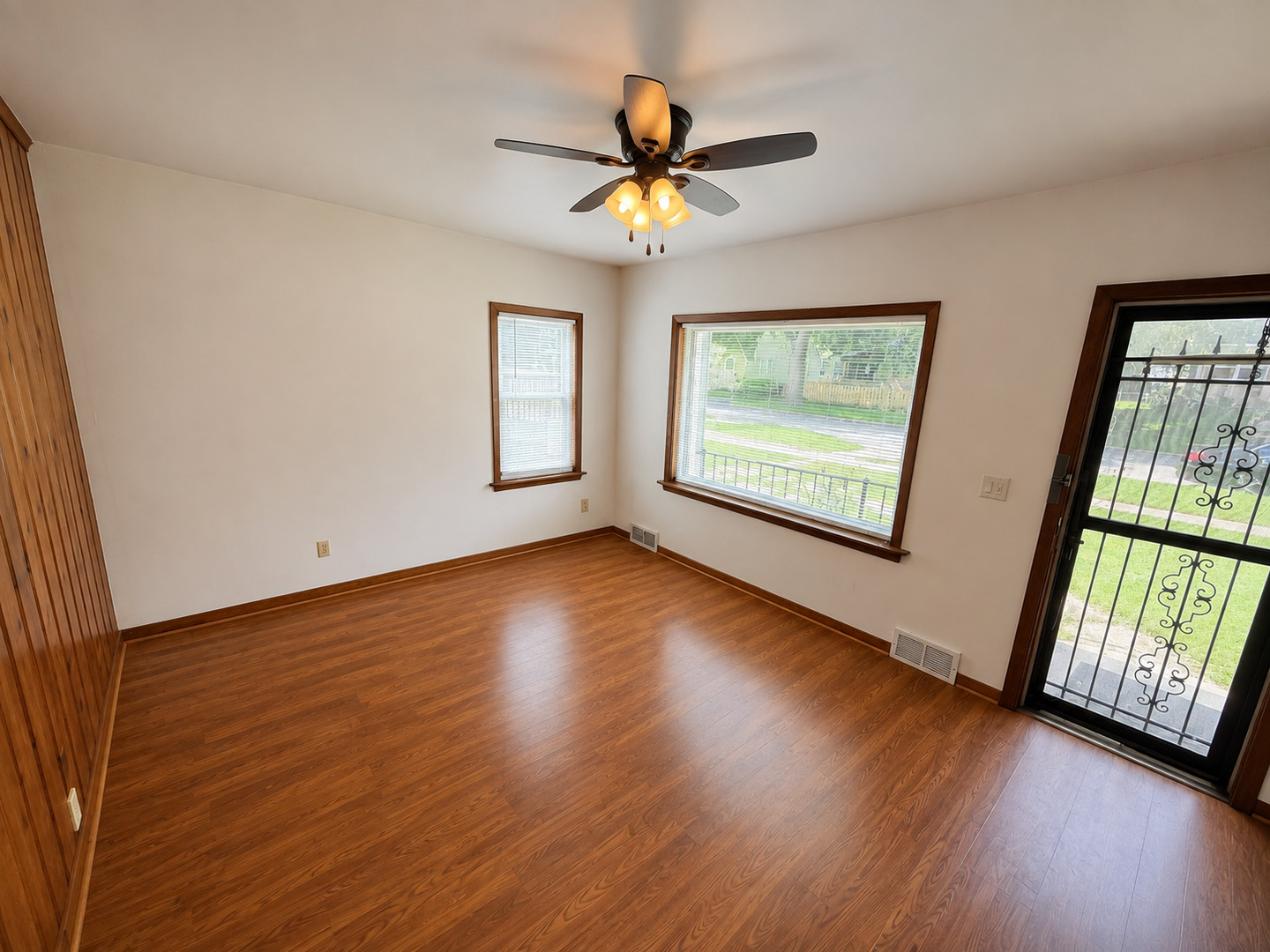 717 N May Street Property Photo 3