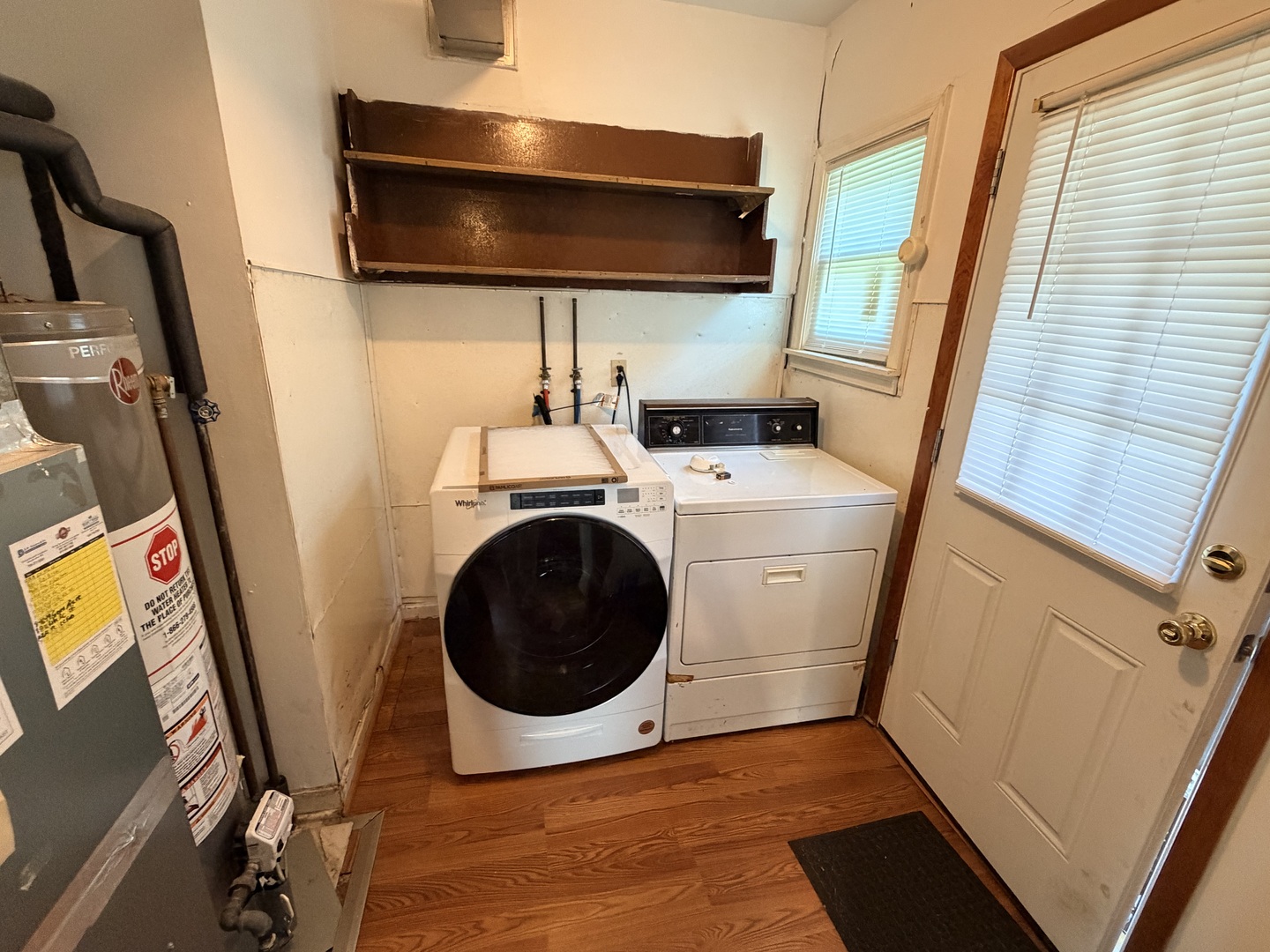717 N May Street Property Photo 9