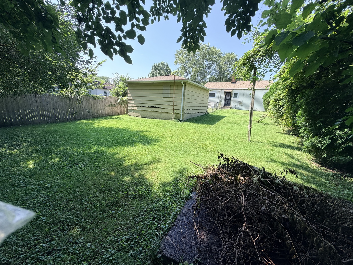 717 N May Street Property Photo 10
