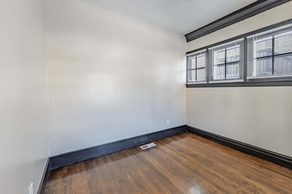 1227 Emerald Avenue Property Photo 9