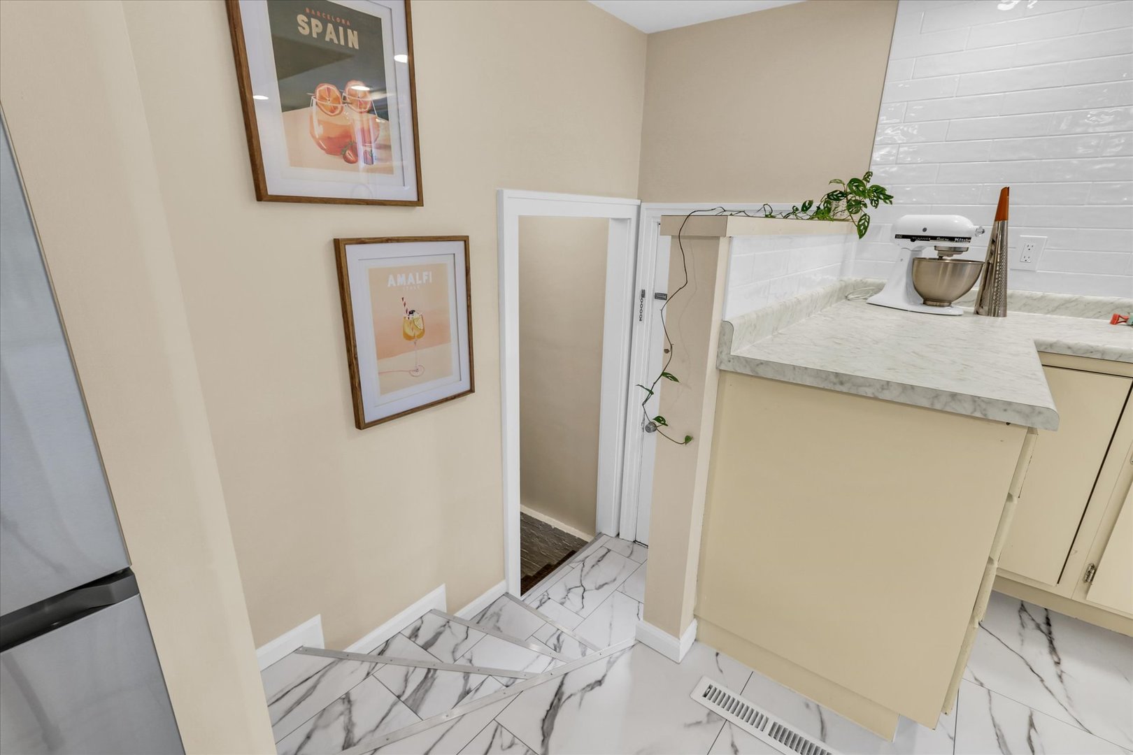 1203 S Race Street Property Photo 18