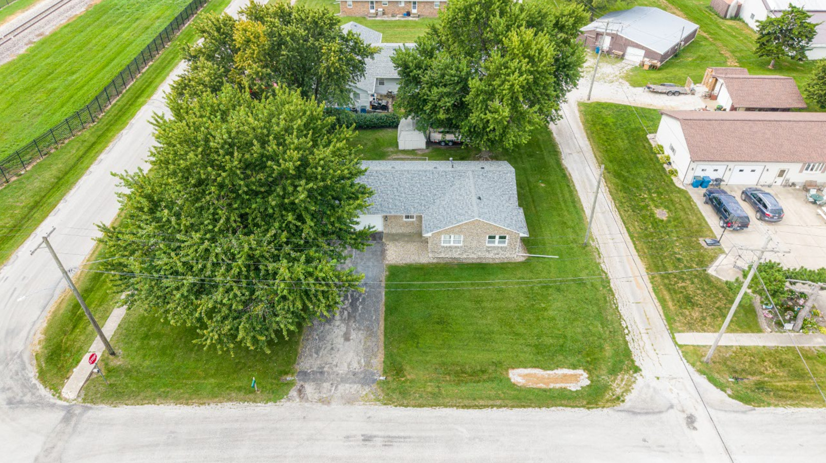 201 W Elk Street Property Photo 35