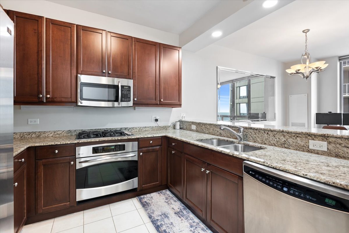 600 N Lake Shore Drive 1110 Property Photo 3