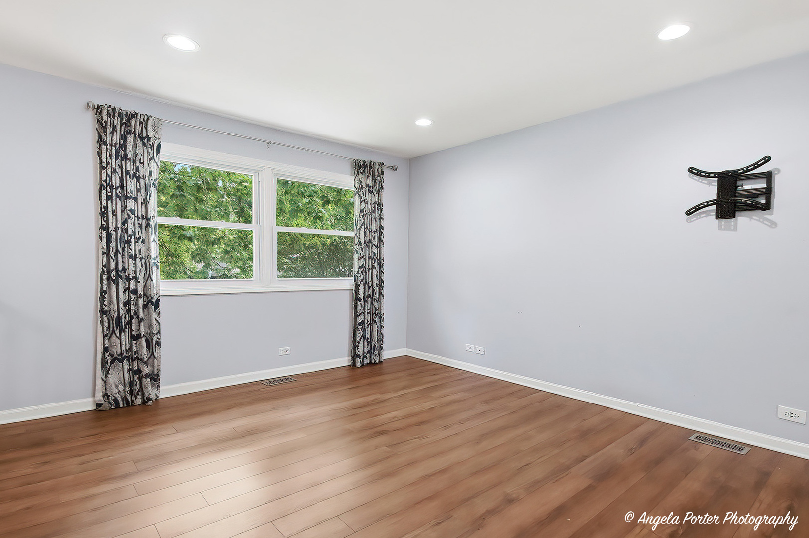 1011 Washington Avenue Property Photo 5