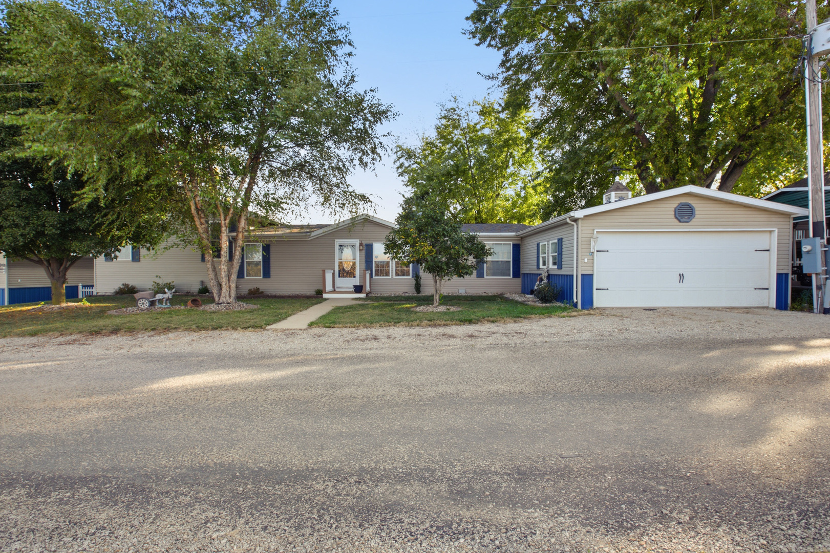 180 Clear Creek Drive Property Photo 1