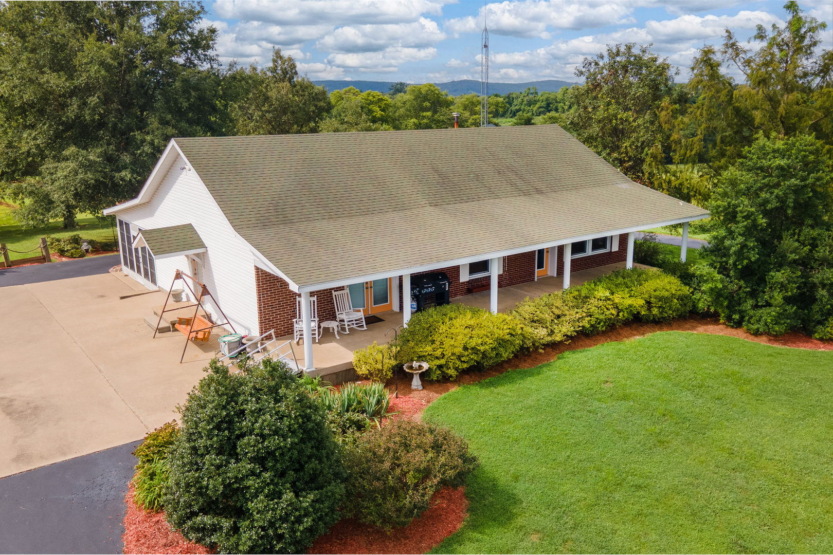 4202 Walnut Lane