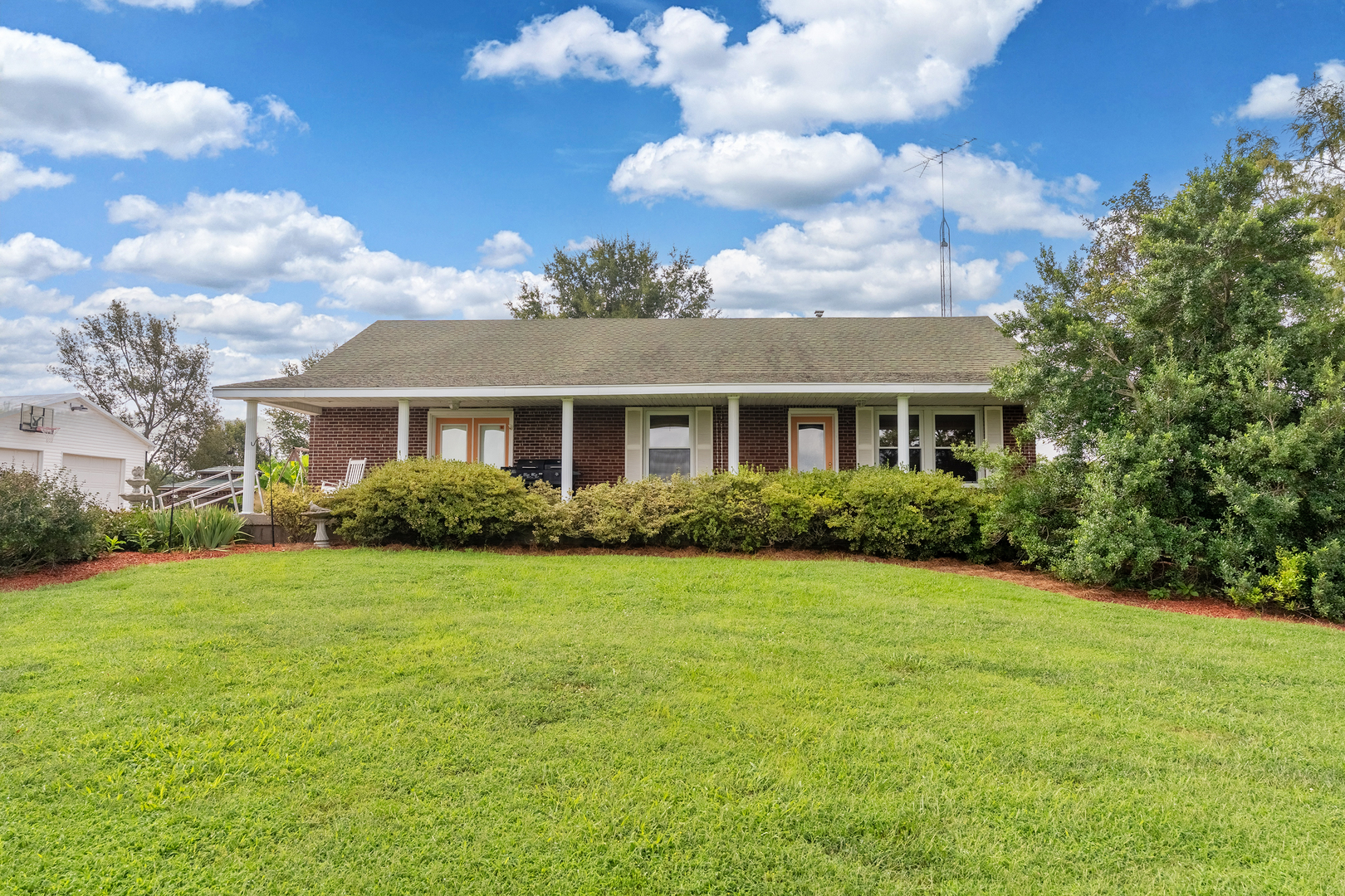 4202 Walnut Lane Property Photo 4