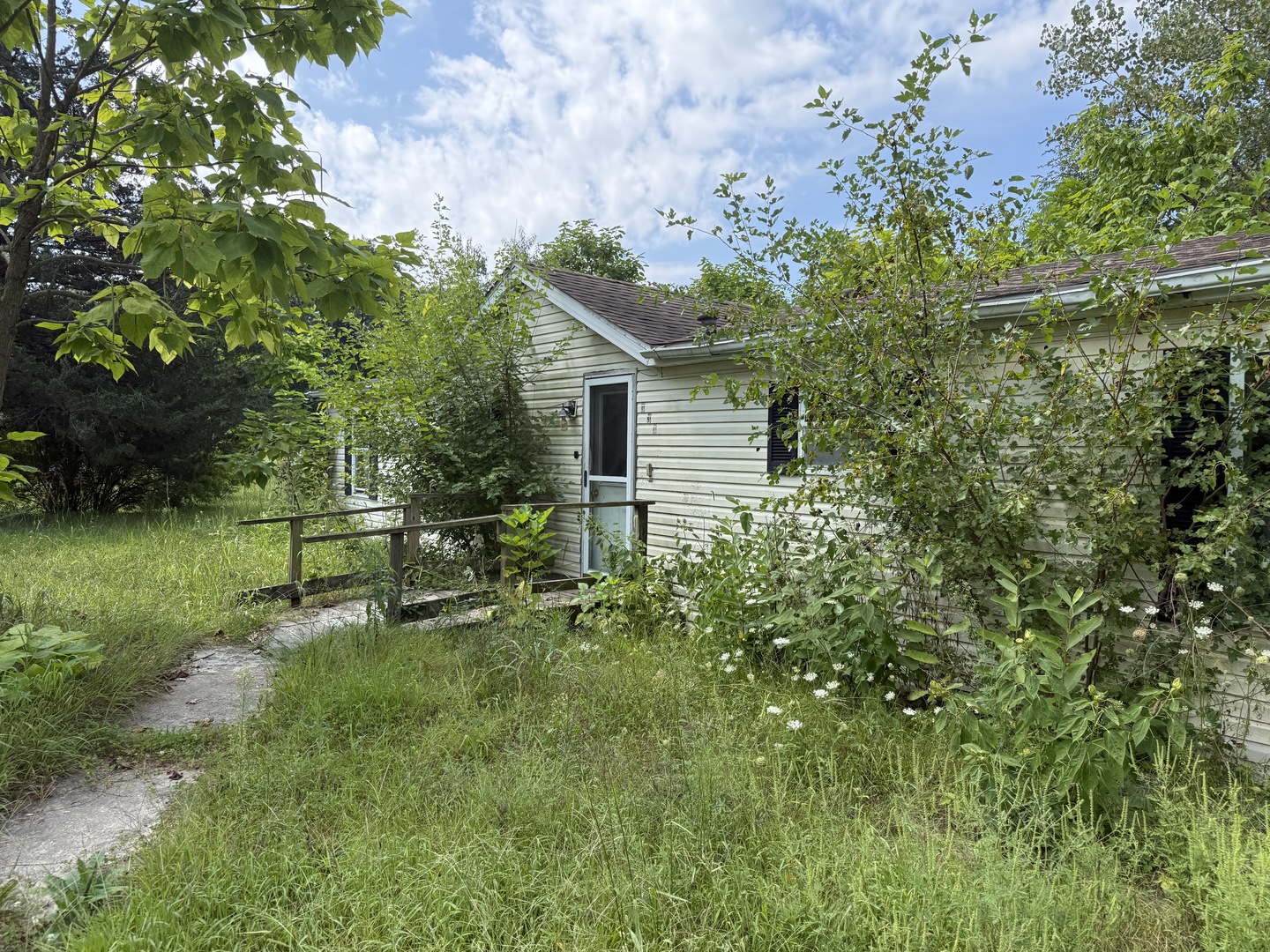 125 S Bower Road Property Photo 2