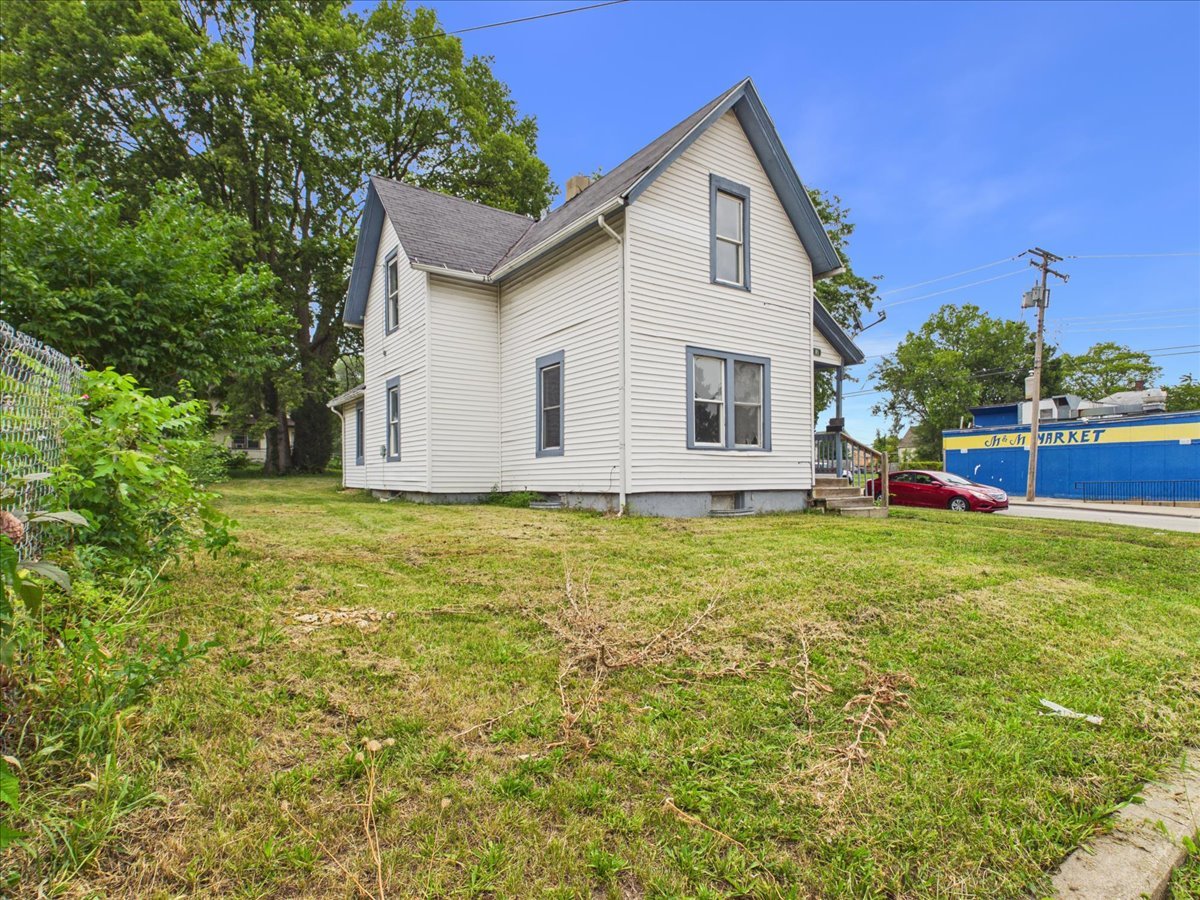 701 Montague Street Property Photo 2