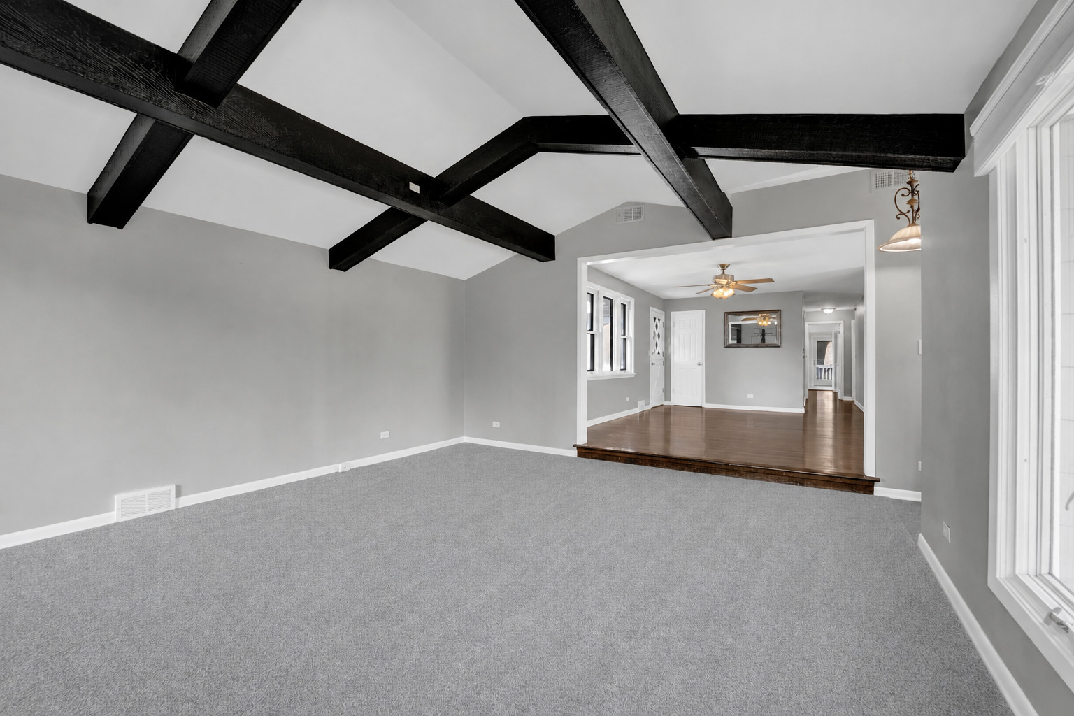 376 N West Avenue Property Photo 7