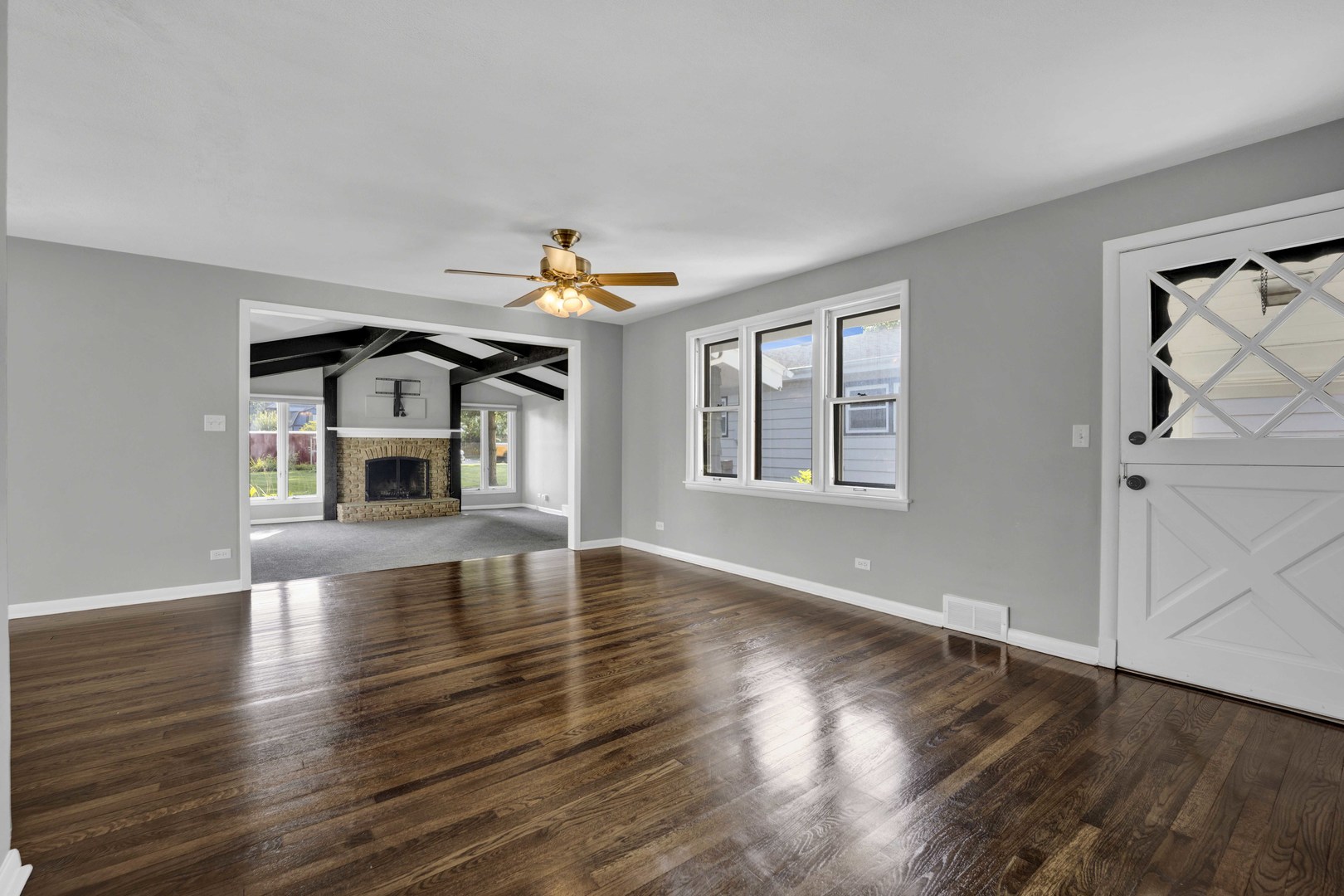 376 N West Avenue Property Photo 10
