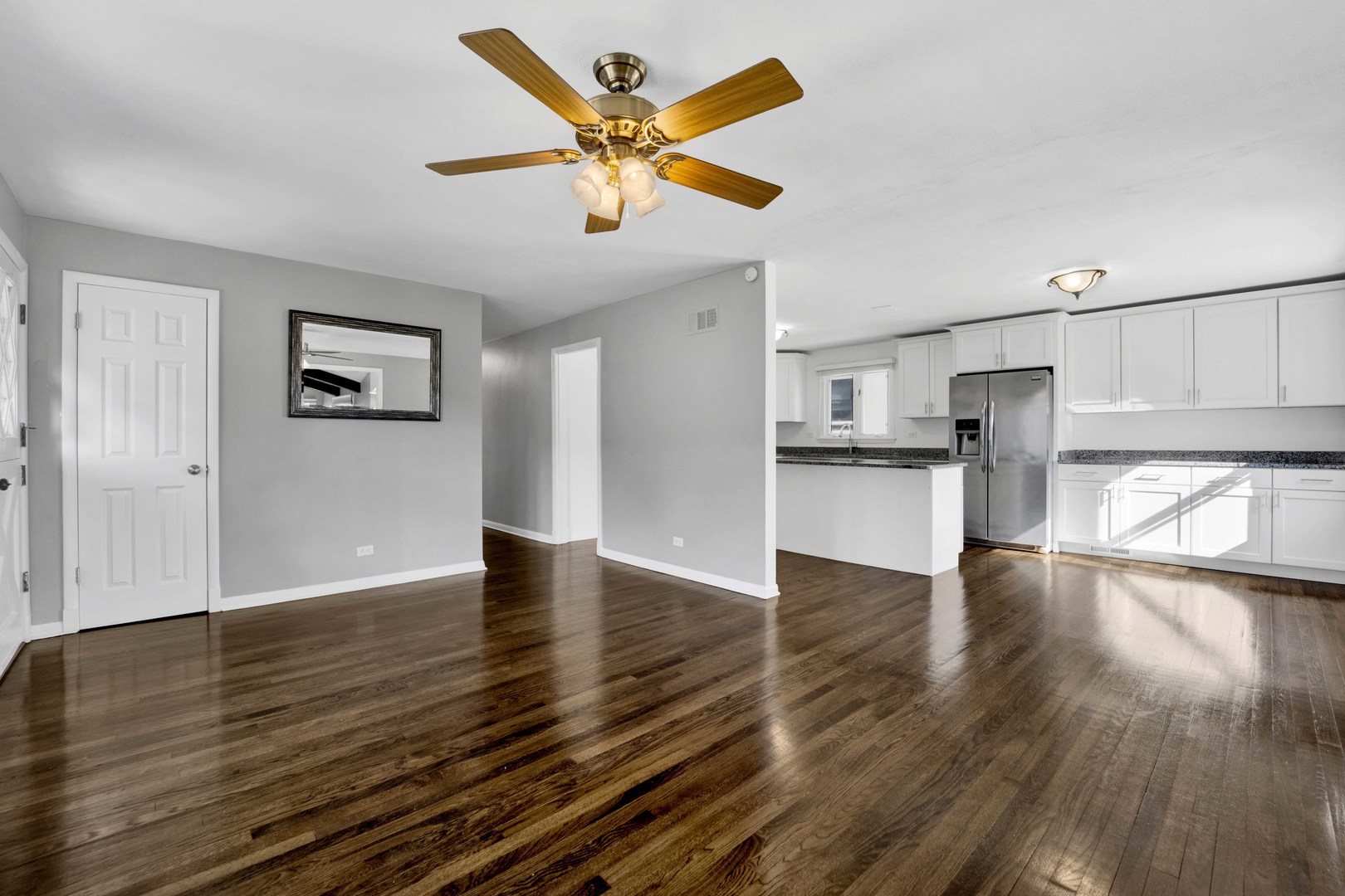 376 N West Avenue Property Photo 11