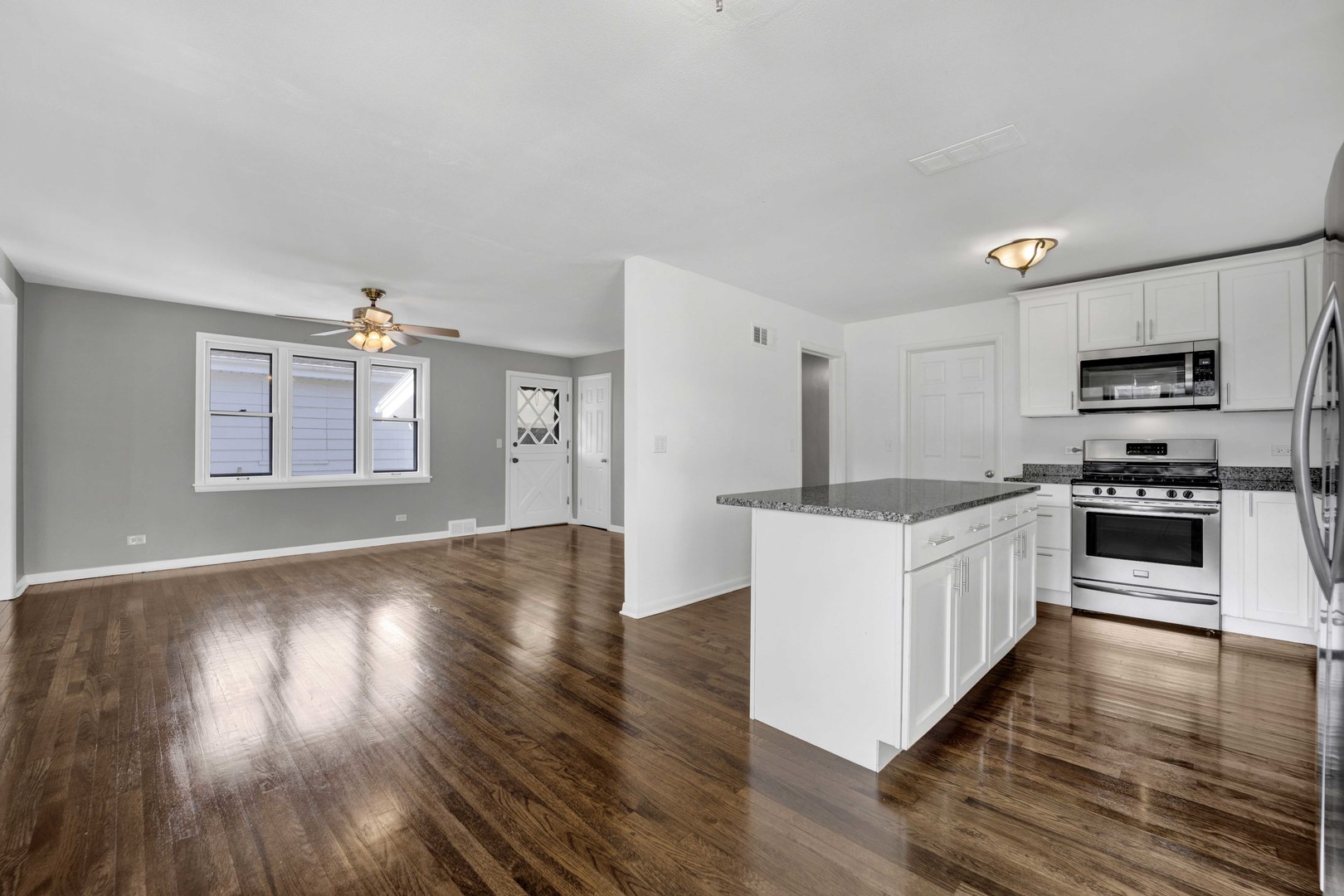 376 N West Avenue Property Photo 13