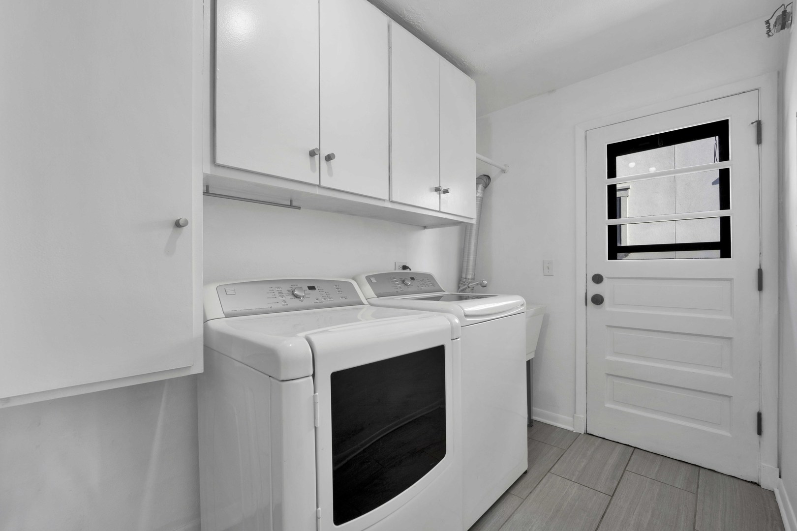 376 N West Avenue Property Photo 20
