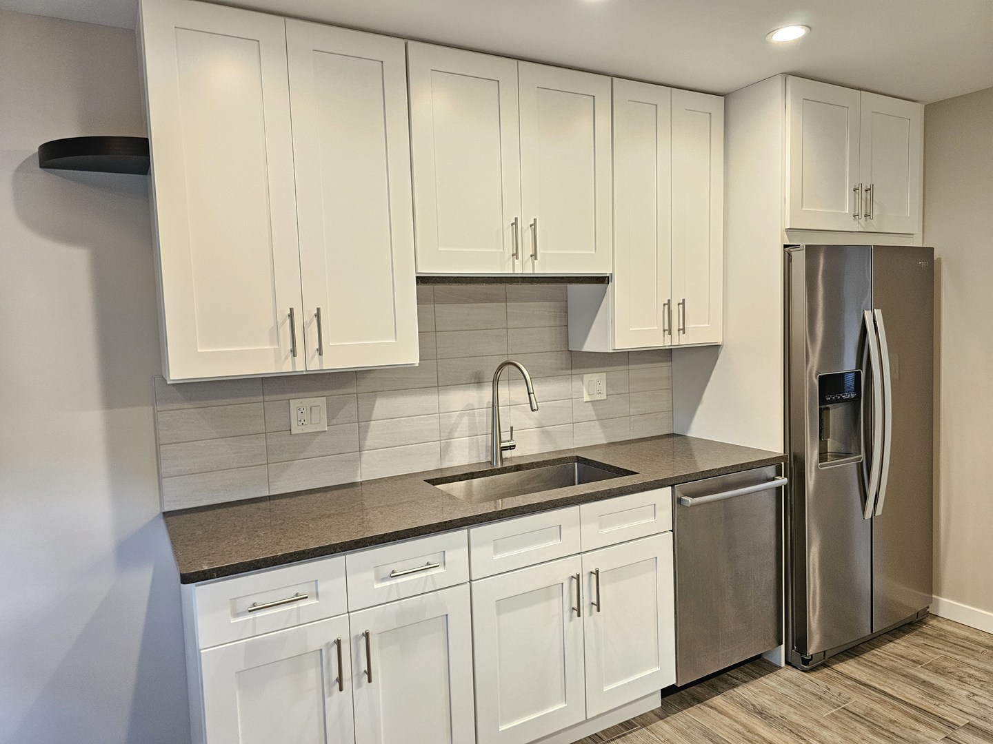 183 Grove Avenue C Property Photo 5
