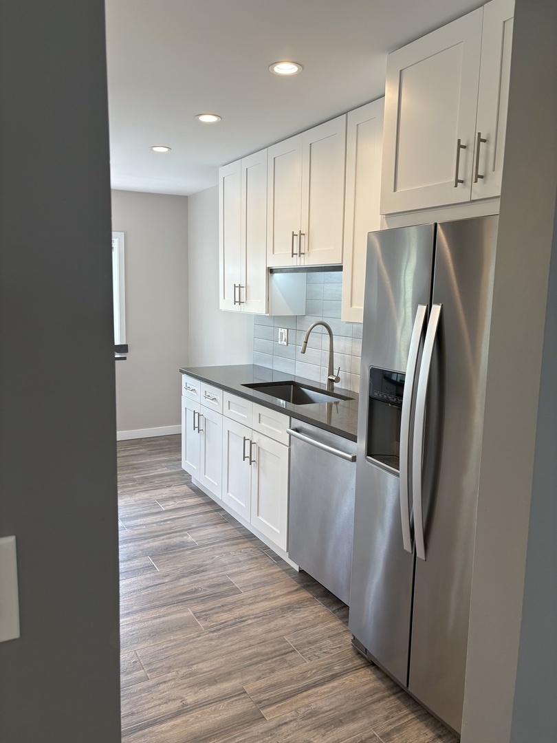 183 Grove Avenue C Property Photo 8