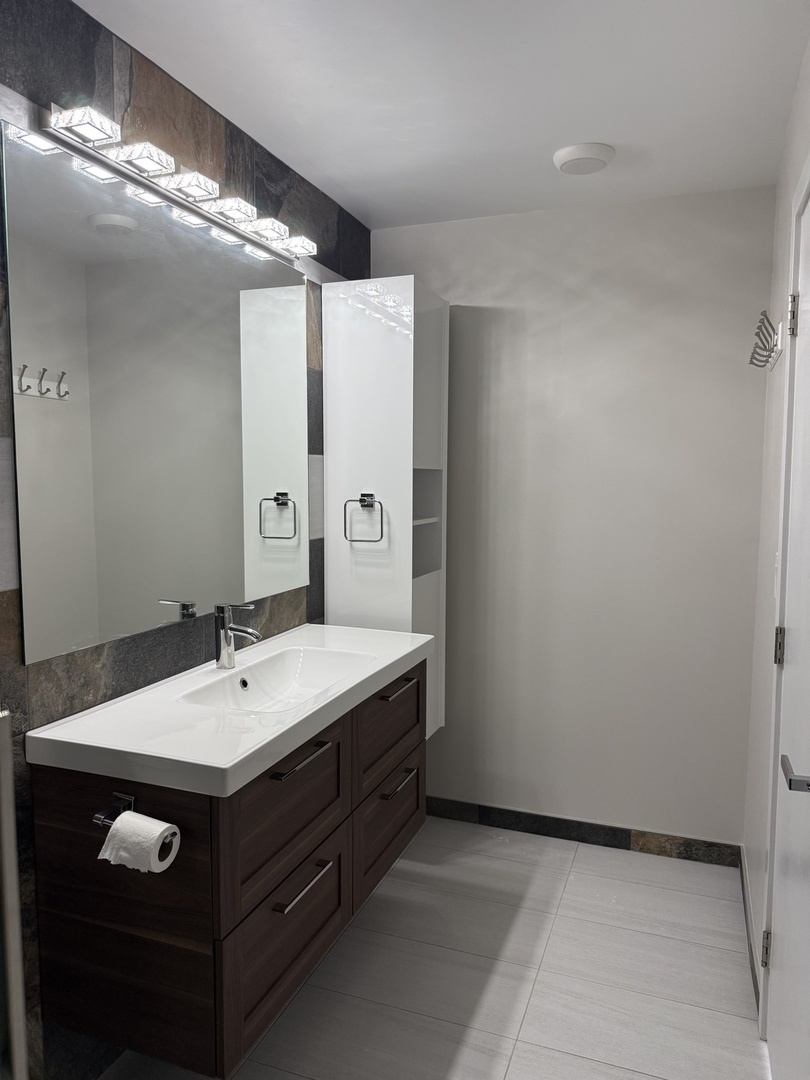 183 Grove Avenue C Property Photo 27