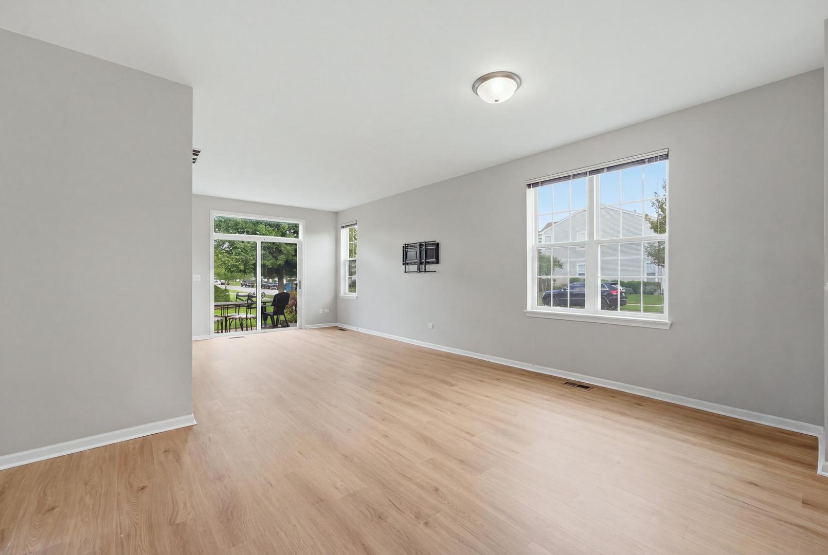 3133 Falling Waters Lane Property Photo 8