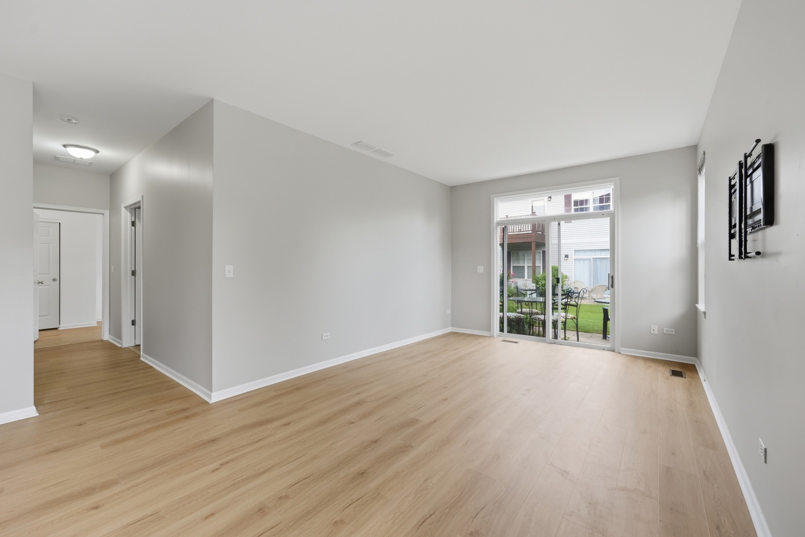 3133 Falling Waters Lane Property Photo 12