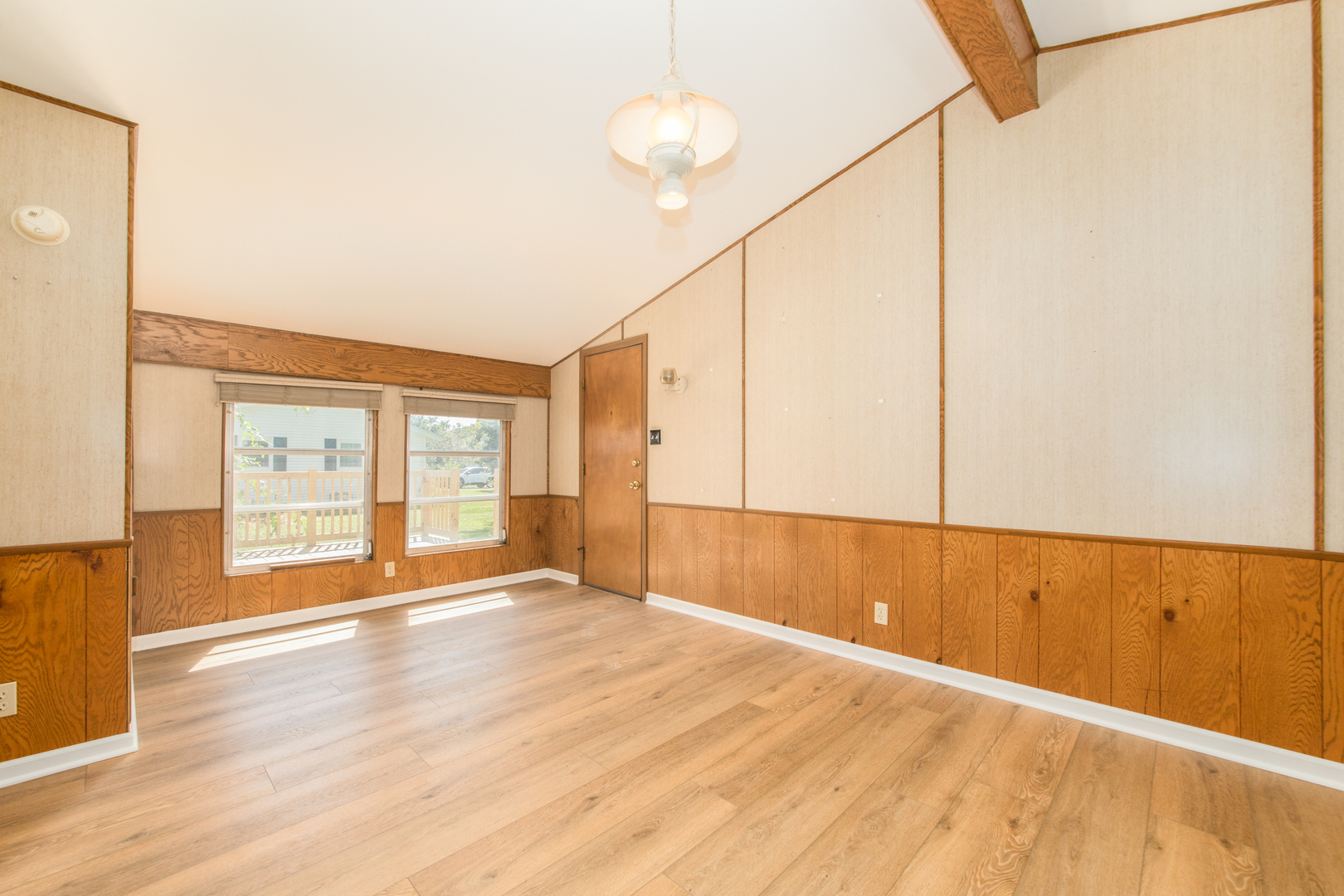 15949 S Howard Street Property Photo 11