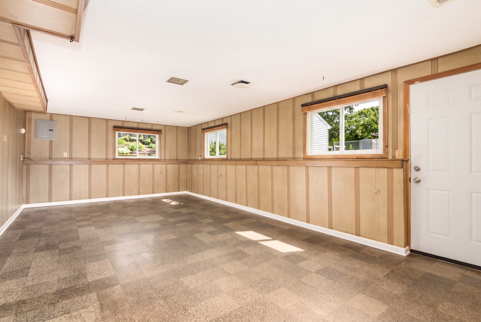 15949 S Howard Street Property Photo 18