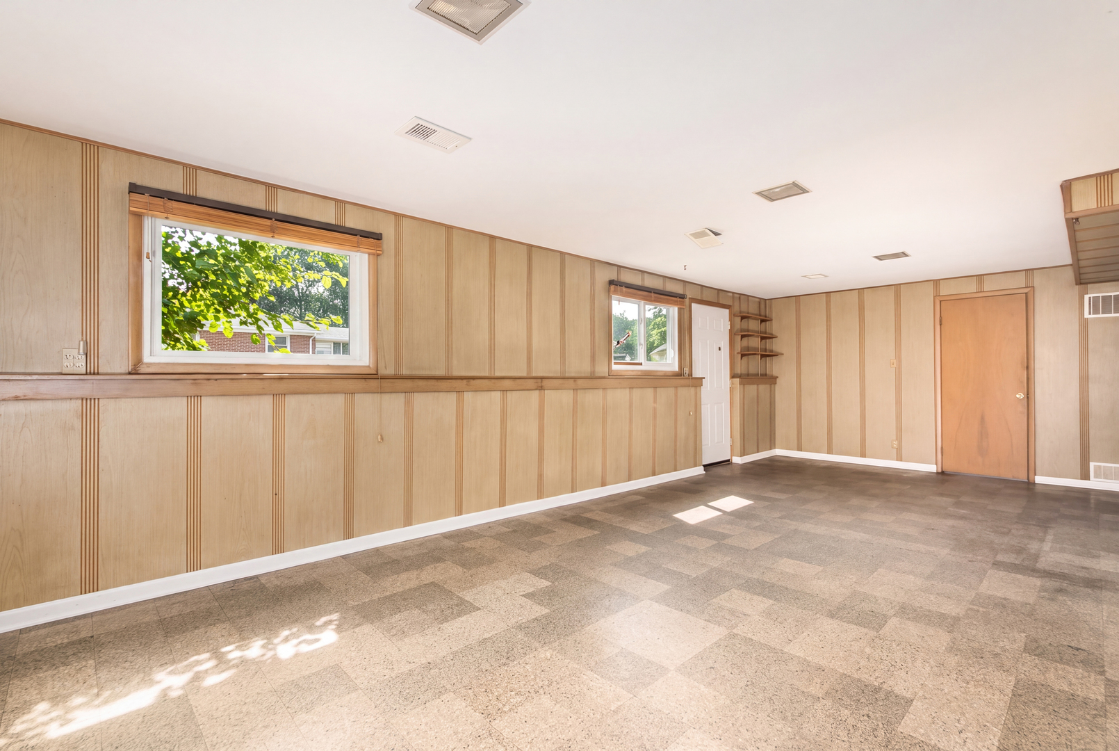 15949 S Howard Street Property Photo 19