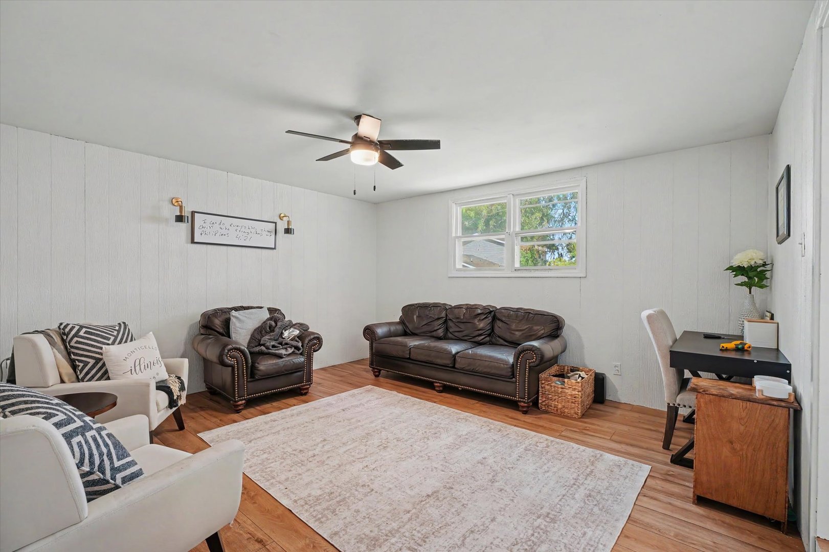 908 Hillside Court Property Photo 20