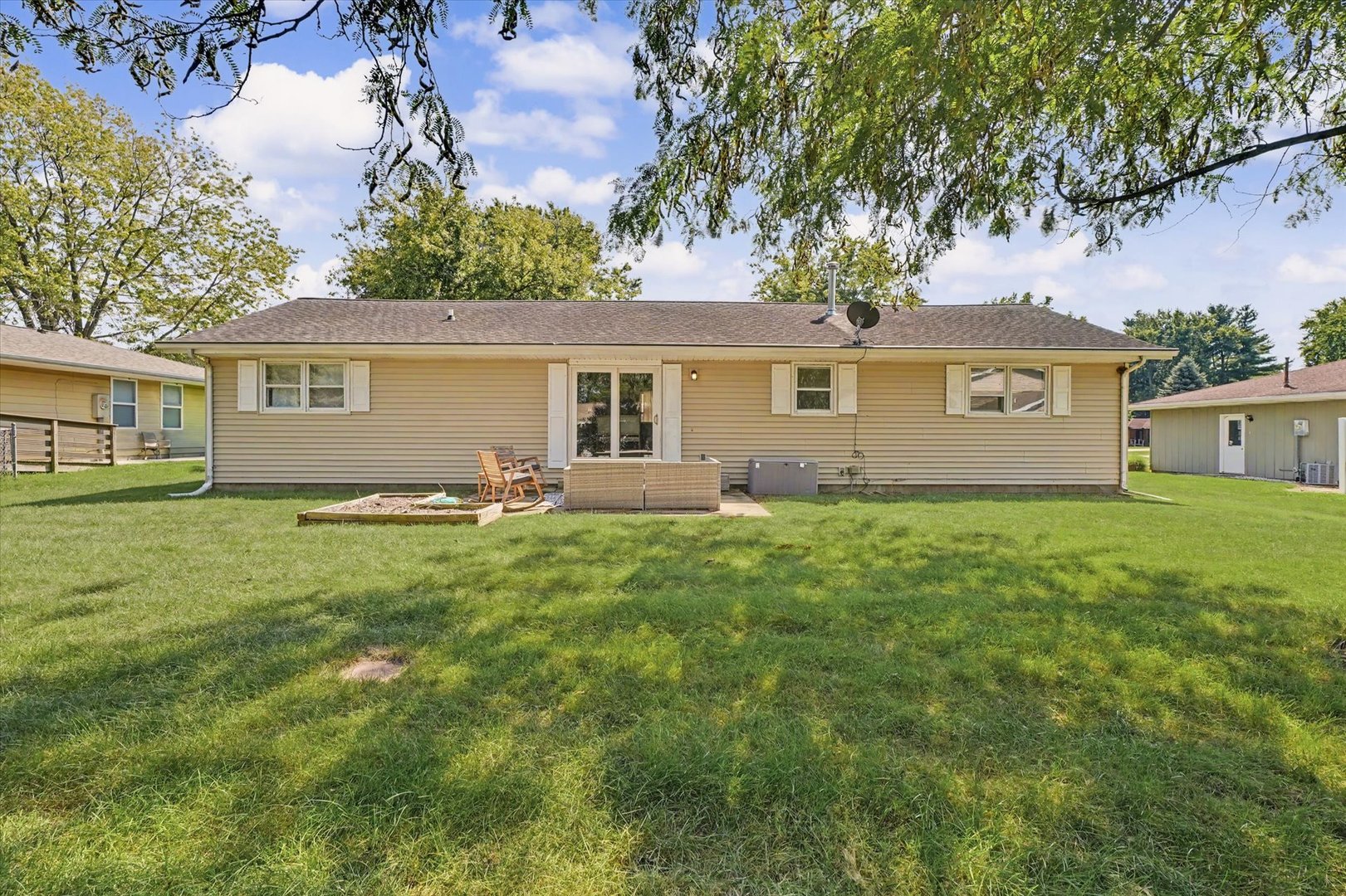 908 Hillside Court Property Photo 35
