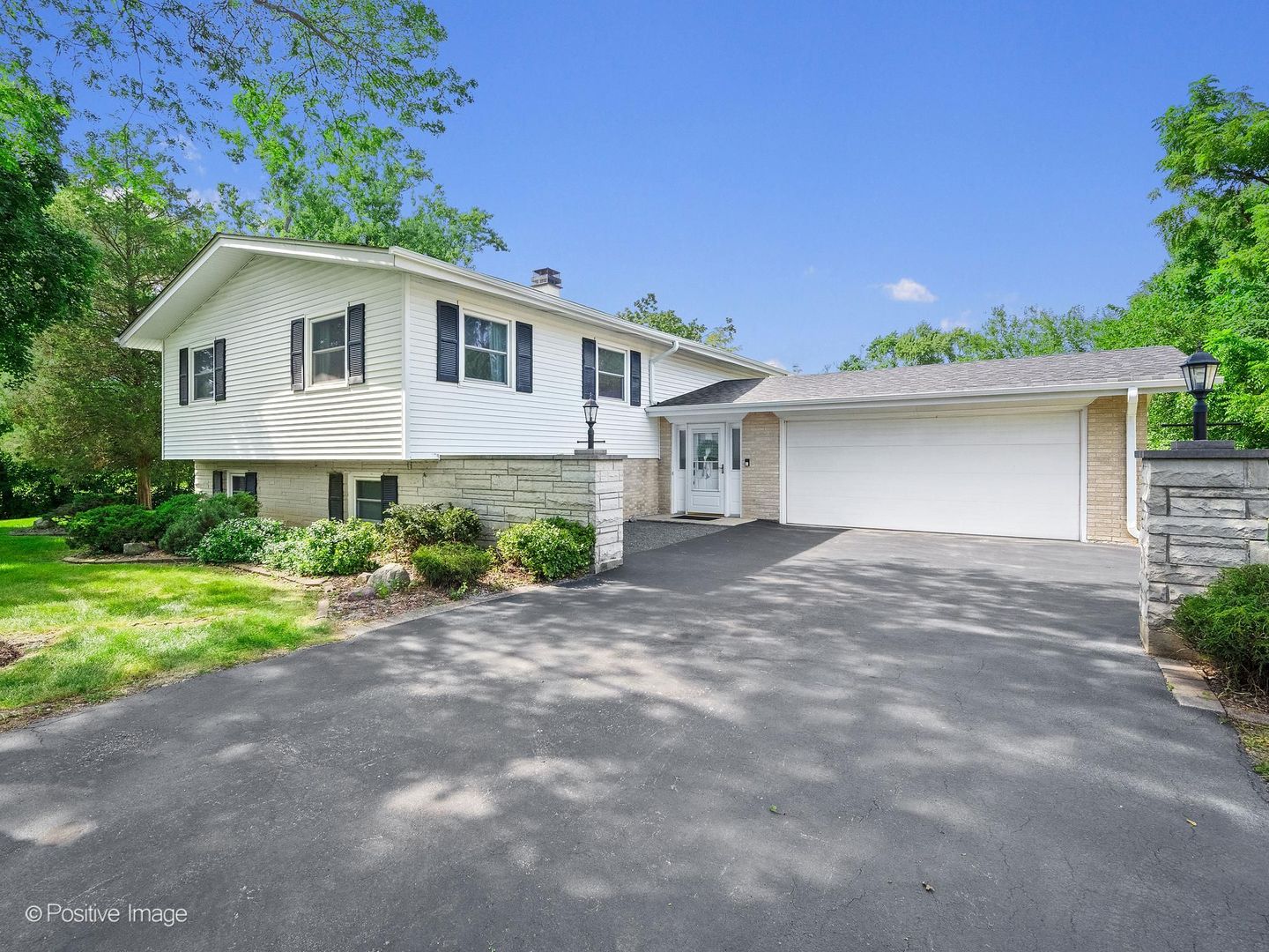 924 Plainfield Road Property Photo 1