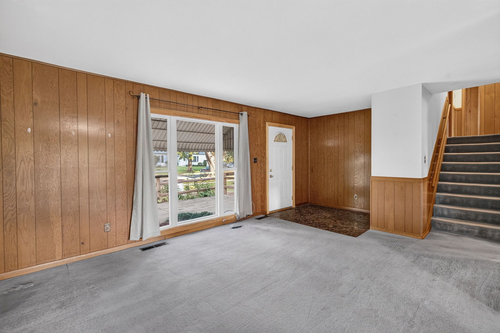 124 Fairlane Drive Property Photo 4