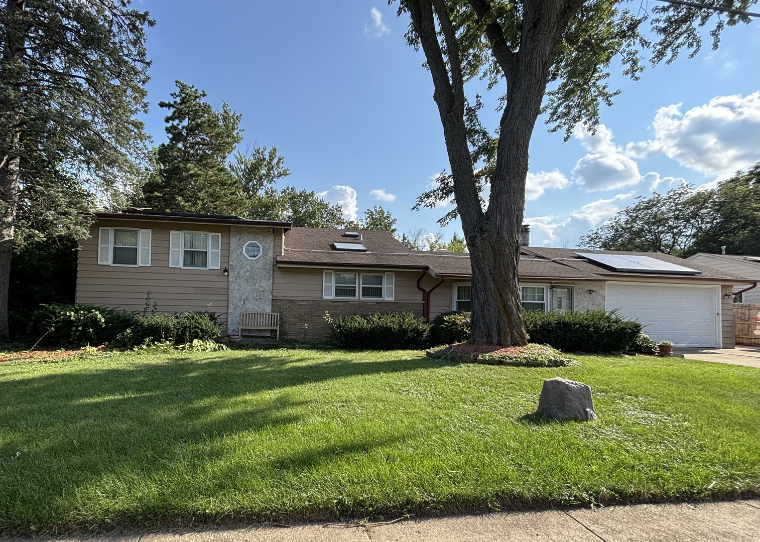 11 W Palatine (frontage) Road Property Photo 1