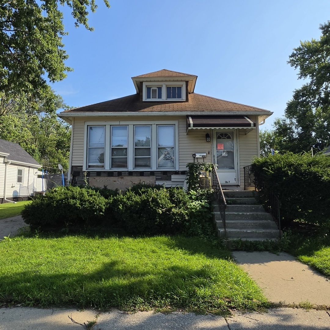2331 Desplaines Street Property Photo 1
