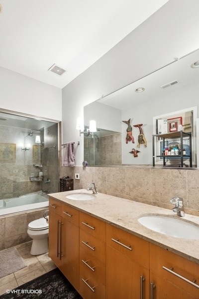 857 W Roscoe Street 2 Property Photo 8
