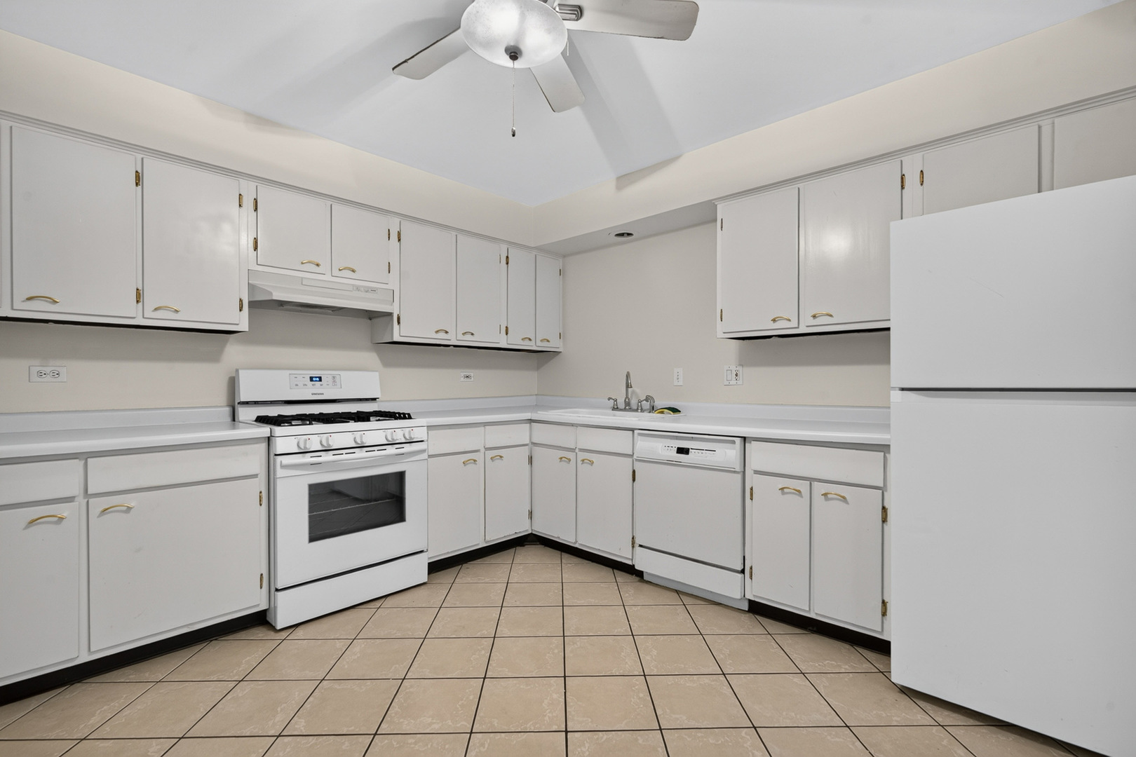 1133 S Finley Road 309 Property Photo 7