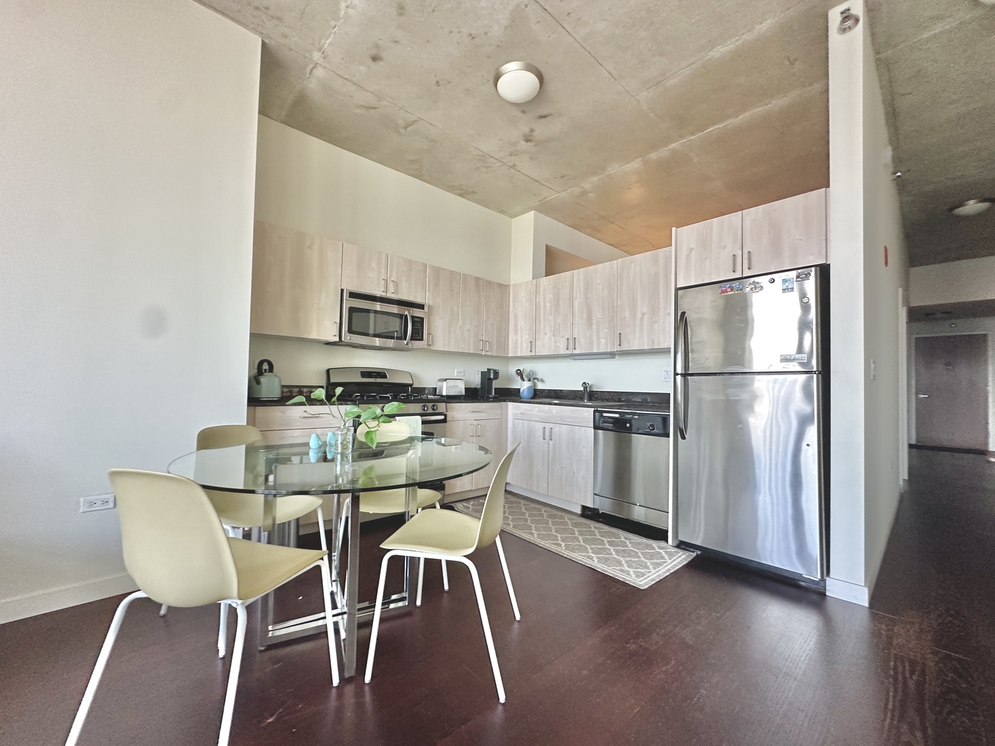 235 W Van Buren Street 3310 Property Photo 5