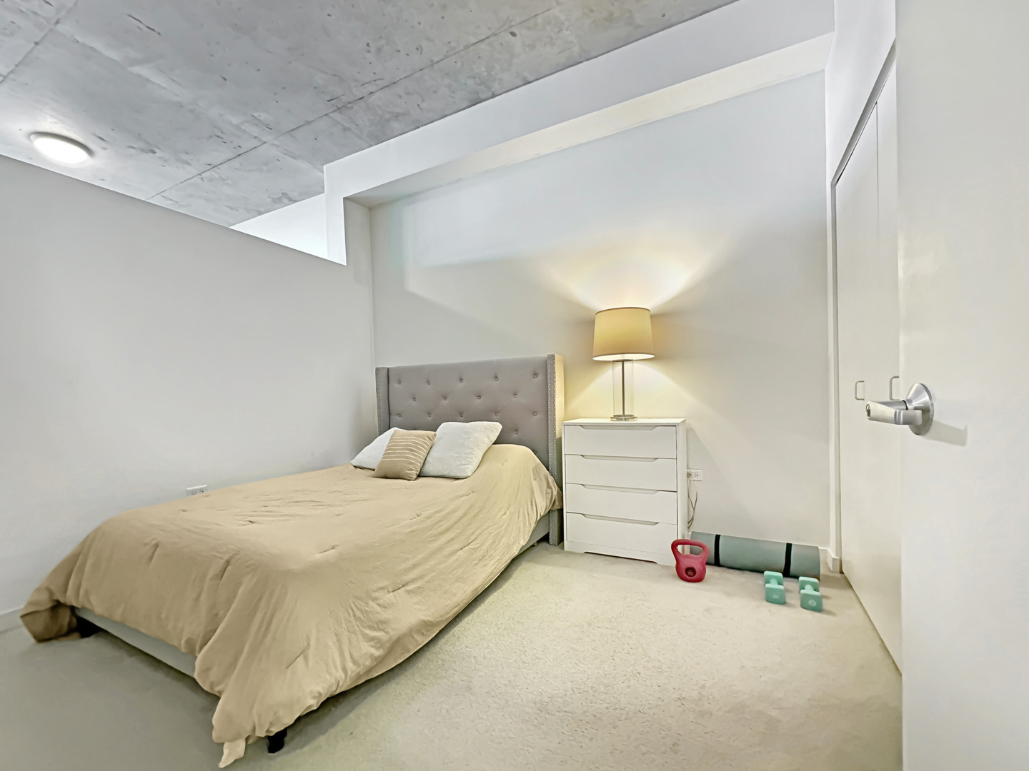 235 W Van Buren Street 3310 Property Photo 7