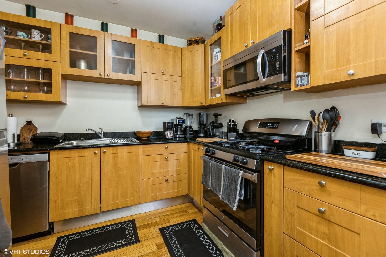 6423 N Greenview Avenue 1w Property Photo 6