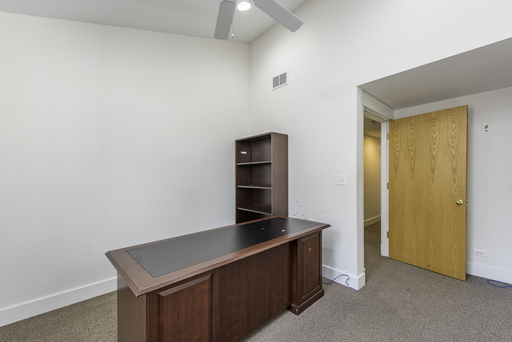 208 N West Street Property Photo 4