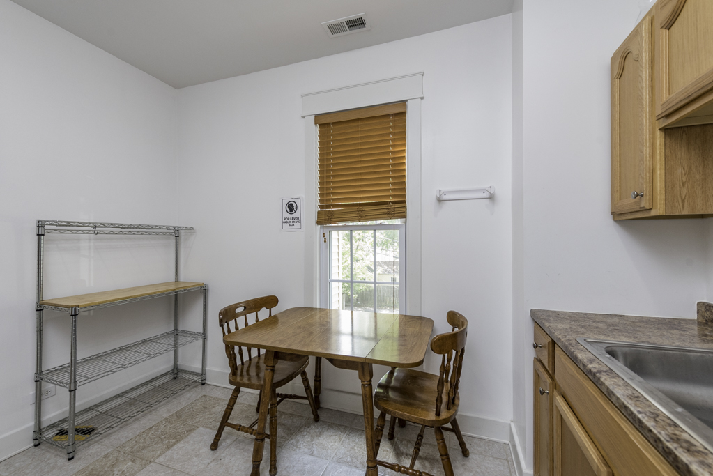 208 N West Street Property Photo 8