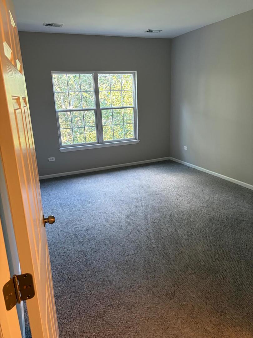 3243 Stratford Court 3b Property Photo 8
