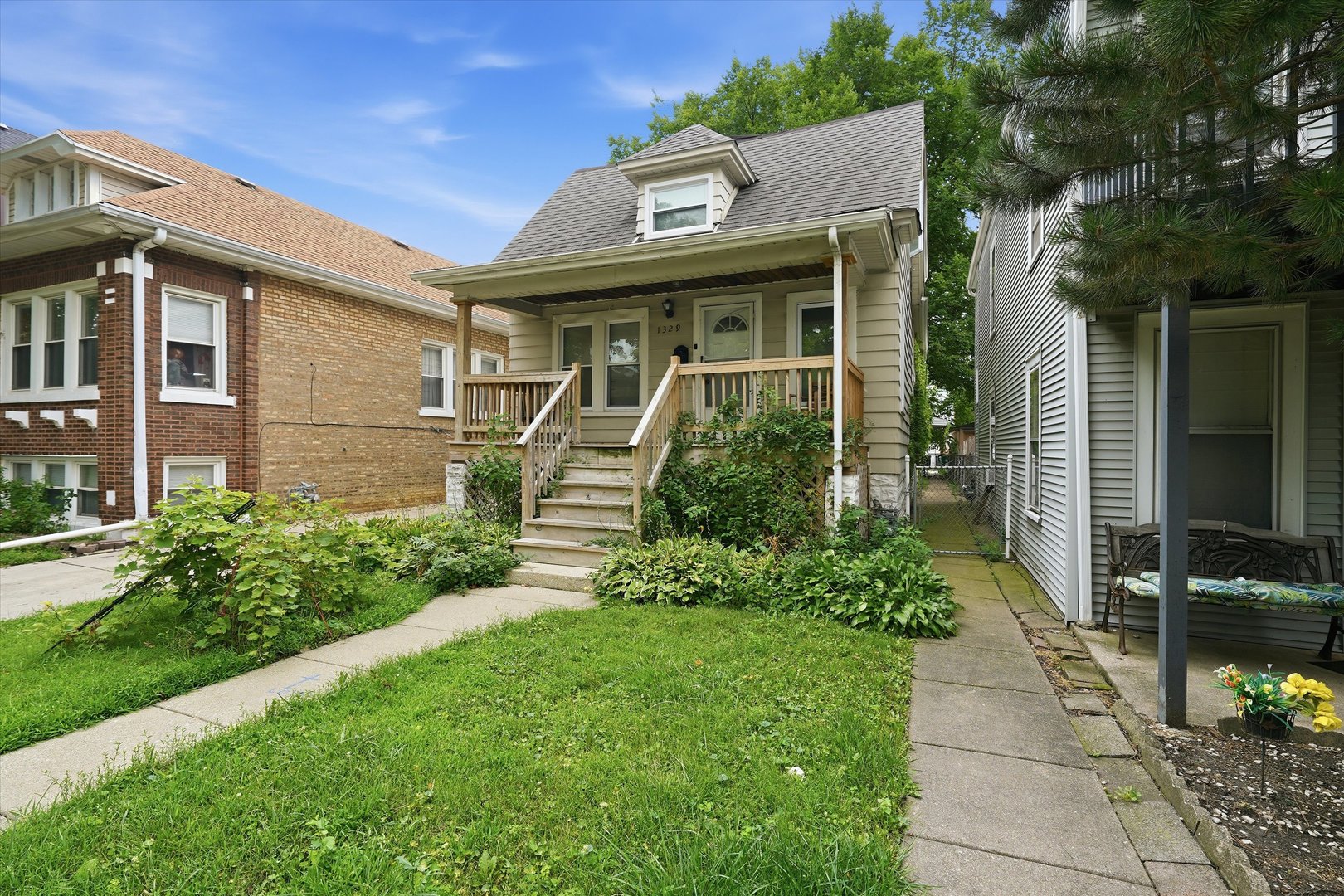1329 Maple Avenue Property Photo 2