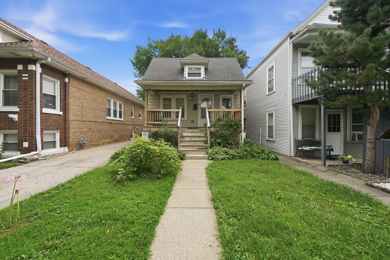 1329 Maple Avenue Property Photo 3