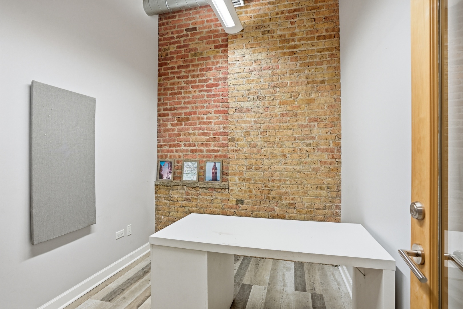 824 W Superior Street B211-b212 Property Photo 13