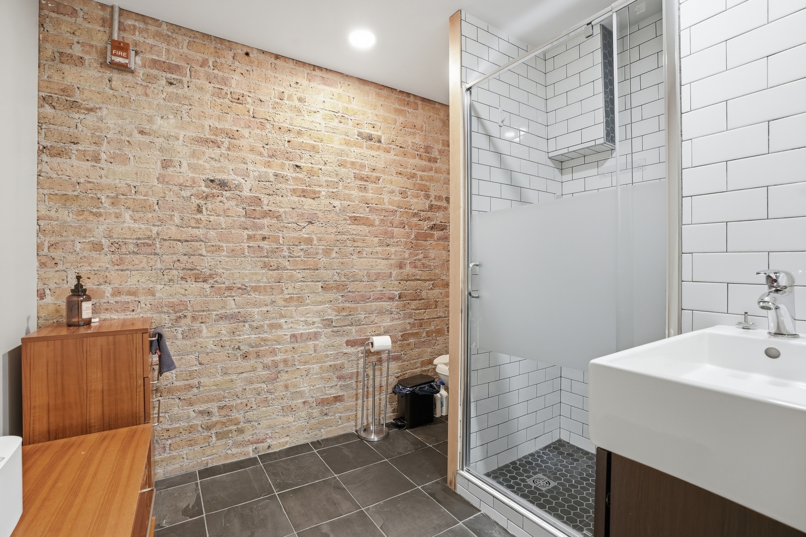 824 W Superior Street B211-b212 Property Photo 20
