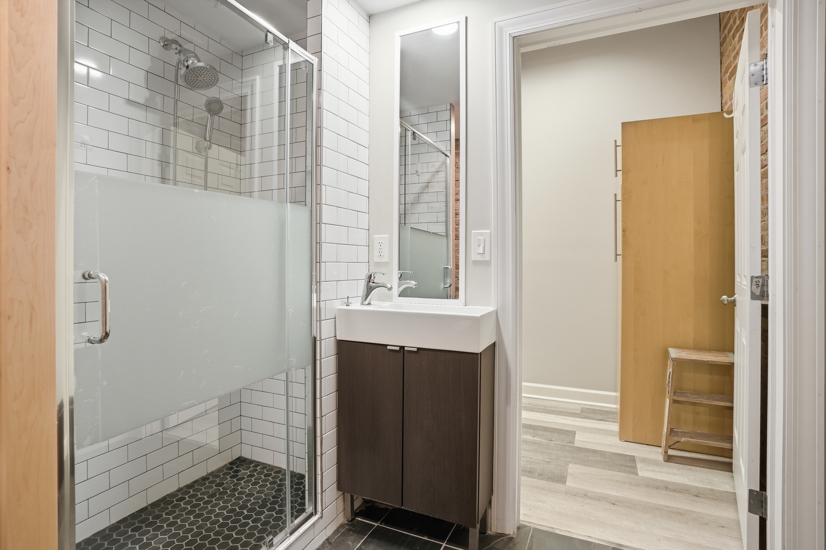 824 W Superior Street B211-b212 Property Photo 21