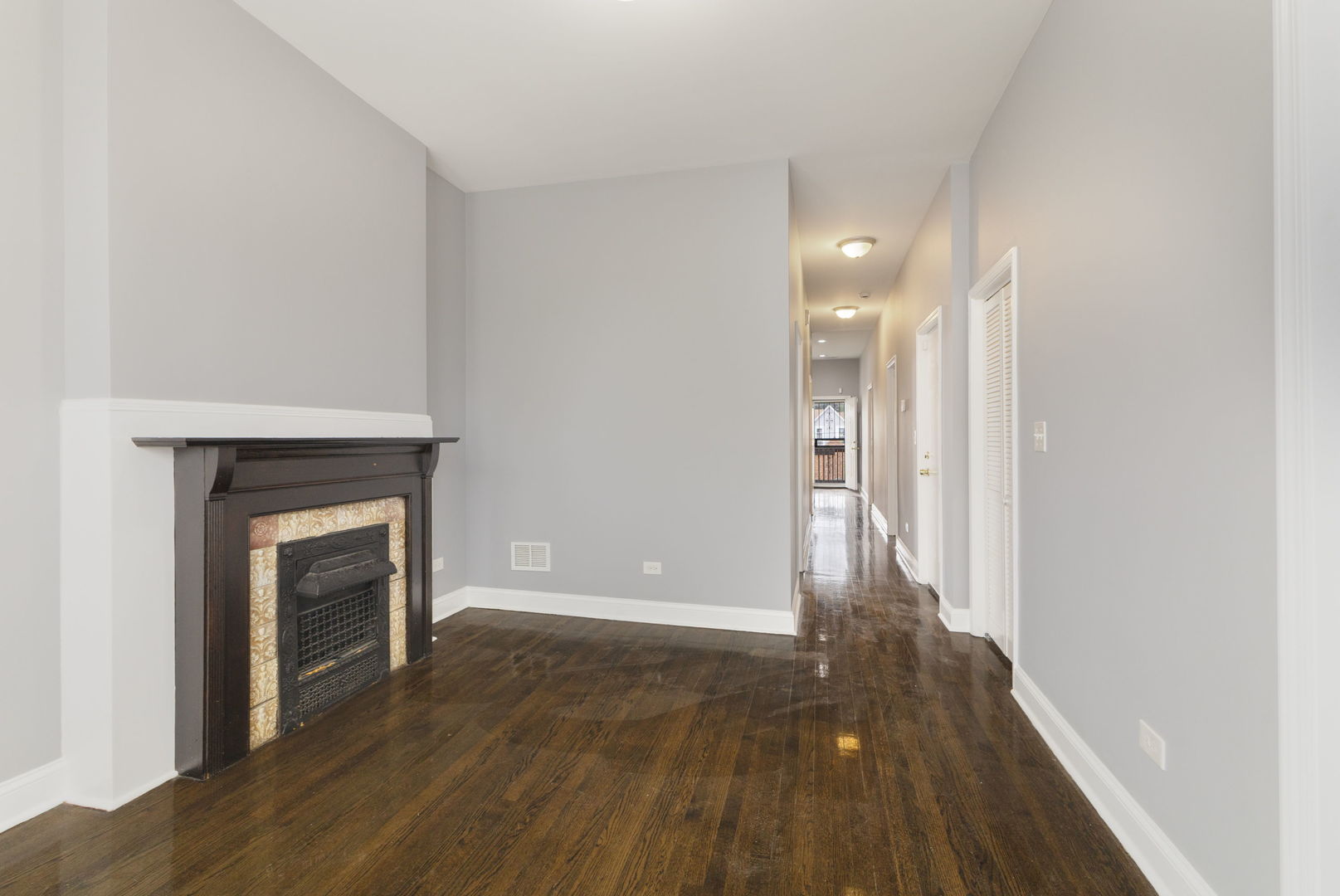 7322 S Langley Avenue Property Photo 7